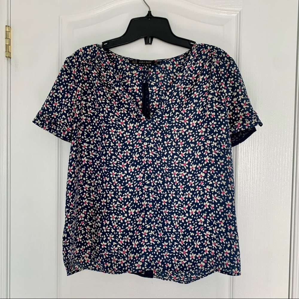 Zara V Neck Floral Shirt, size XS